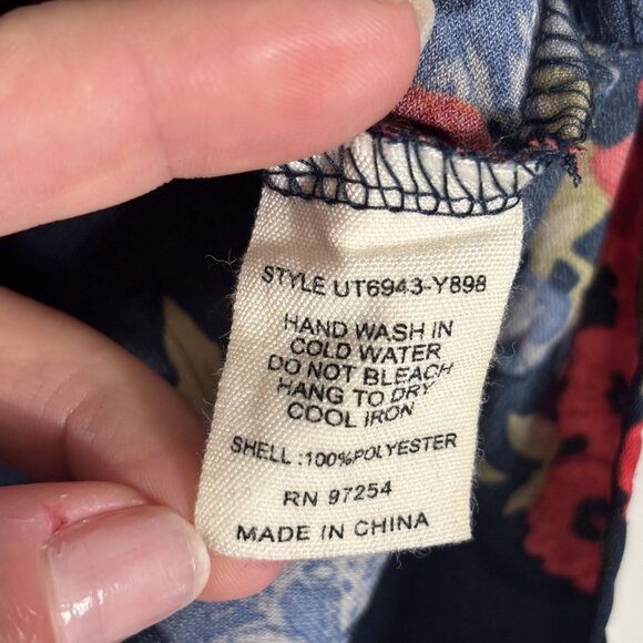 Floral Bell Sleeve Blouse Womens Keyhole Back Navy with Red Roses One Clothing M - Picture 5 of 9